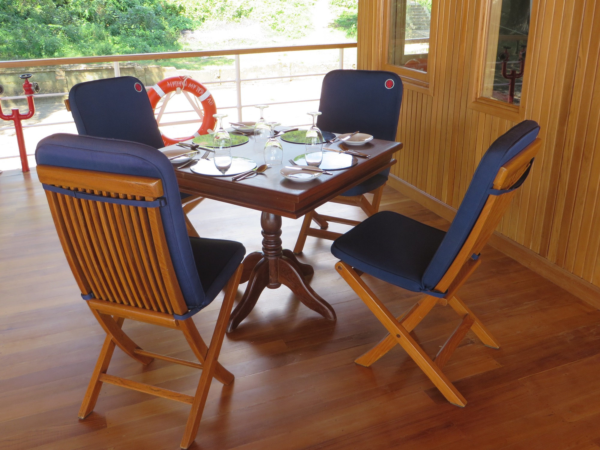 Pandaw RV Kindat Pandaw Dining.jpg